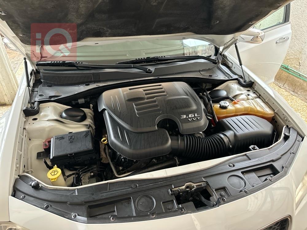 کرایسلەر 300